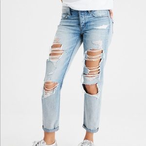 AE Tomgirl ripped jeans size 4